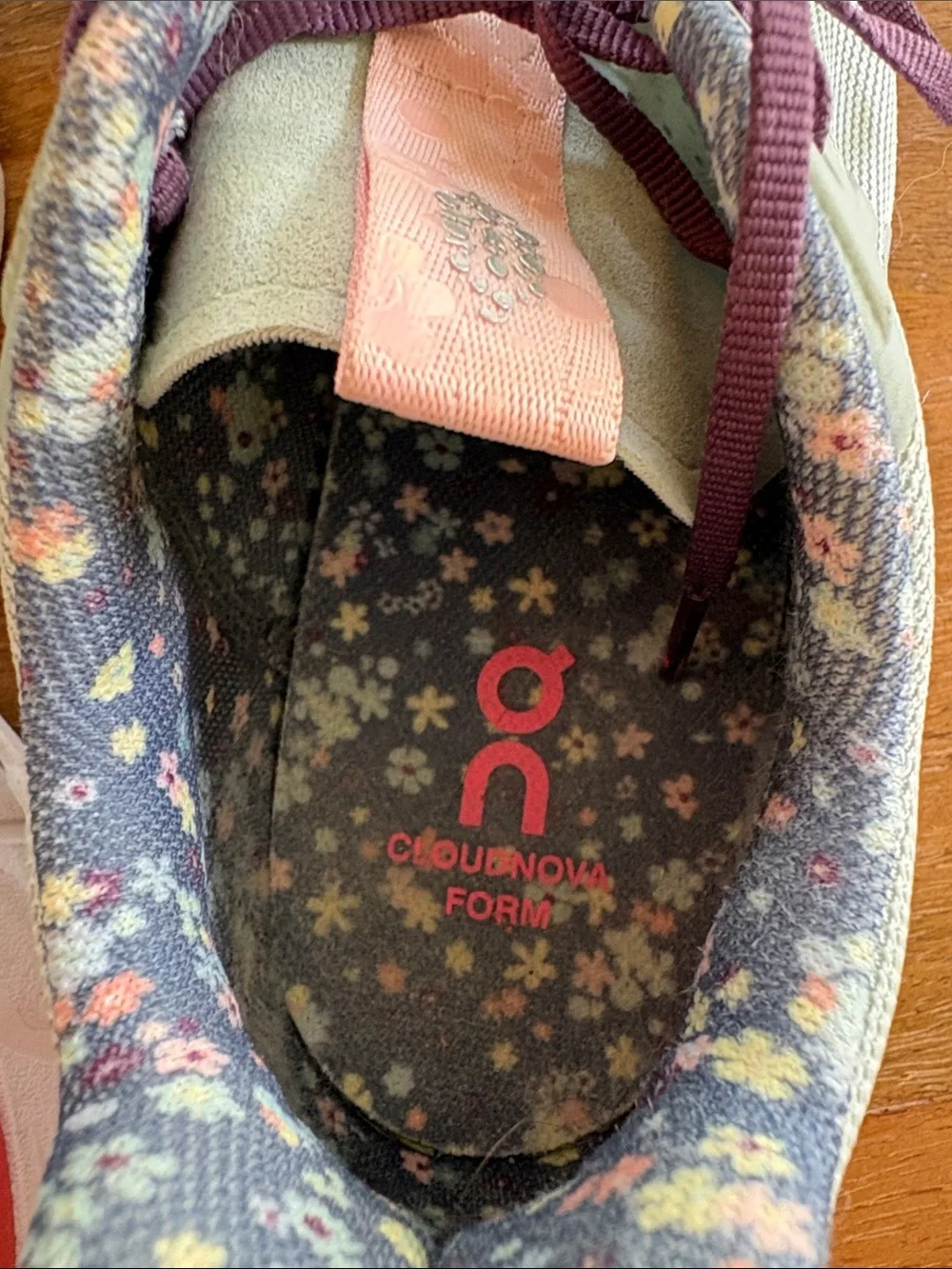 On Cloud- Women's running shoes Light Blue with Pink & Purple Accent